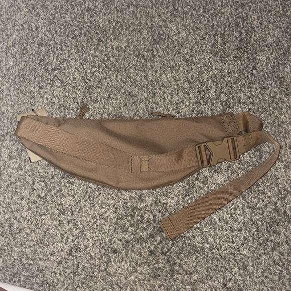 Nike Belt Bag - Picture 4 of 4